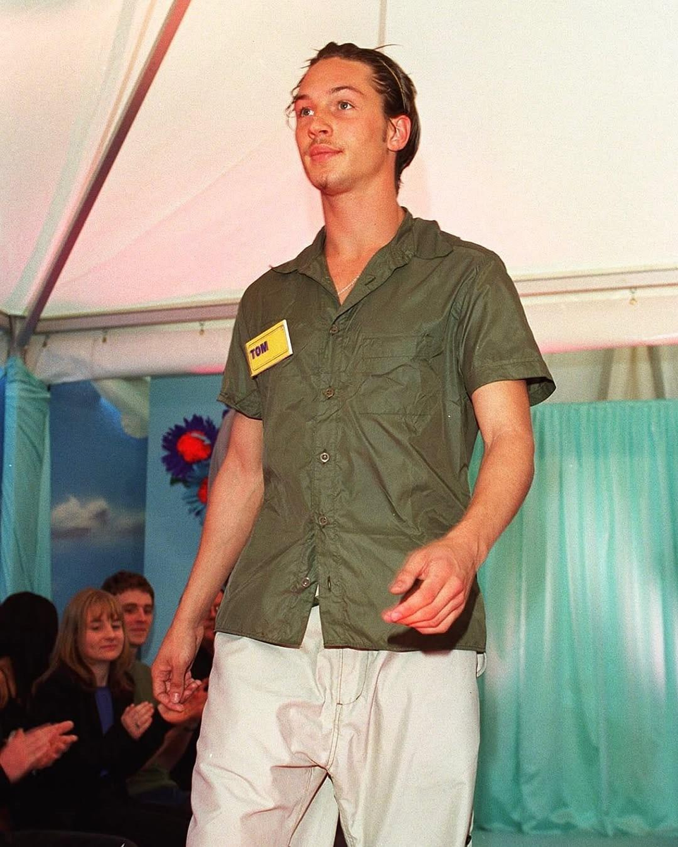 Том Харди в свои модельные годы на шоу The Big Breakfast, 1998