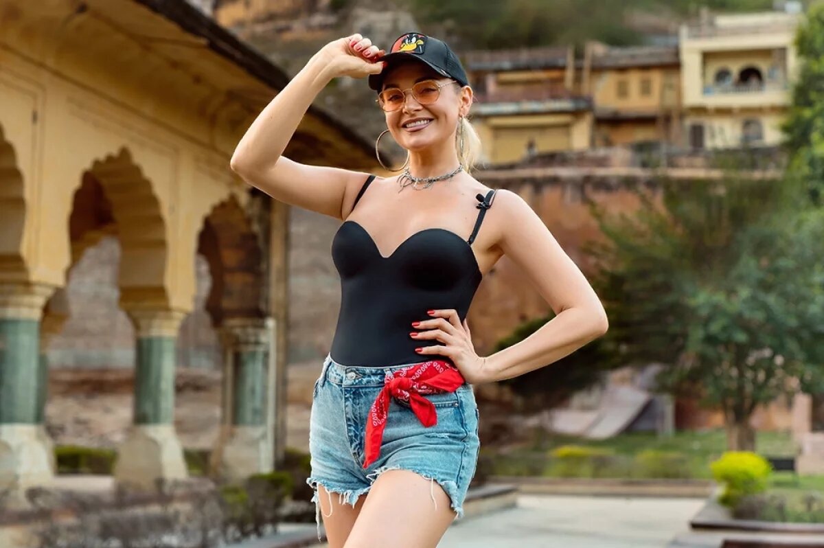    Секрет прост стройности Анастасии Крайновой прост: регулярные тренировки и баланс во всём.