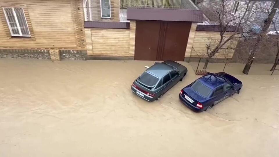     Незаконная застройка мешает очистке водоотводных систем в Дагестане РИА Новости