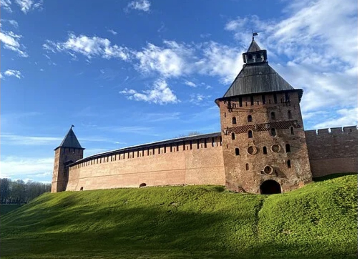 Новгородский детинец, из Интернета. 