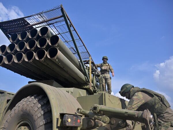 "Командование ВСУ в панике": ВС РФ развивают наступление под Глуховом и к югу от Юнаковки