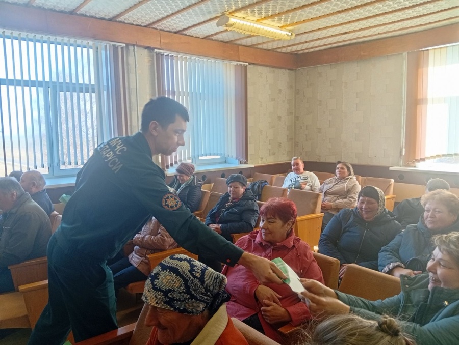     В Бобовнянском сельисполкоме рассмотрели 16 человек, ведущих асоциальный образ жизни