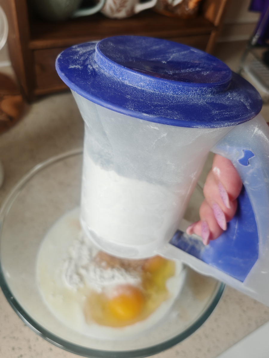 Муку лучше просеять