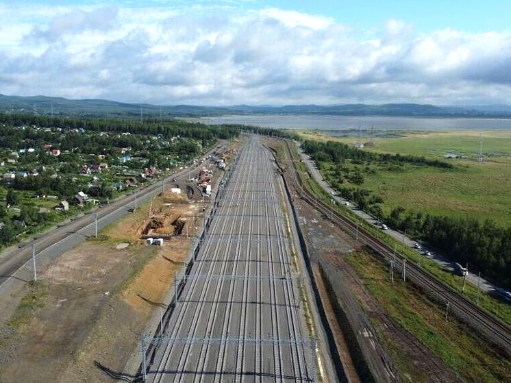 Транзитный парк «Д». Слева – новая автодорога «Металлург-1», справа – Хумминское шоссе. Фото пресс-службы ДВЖД