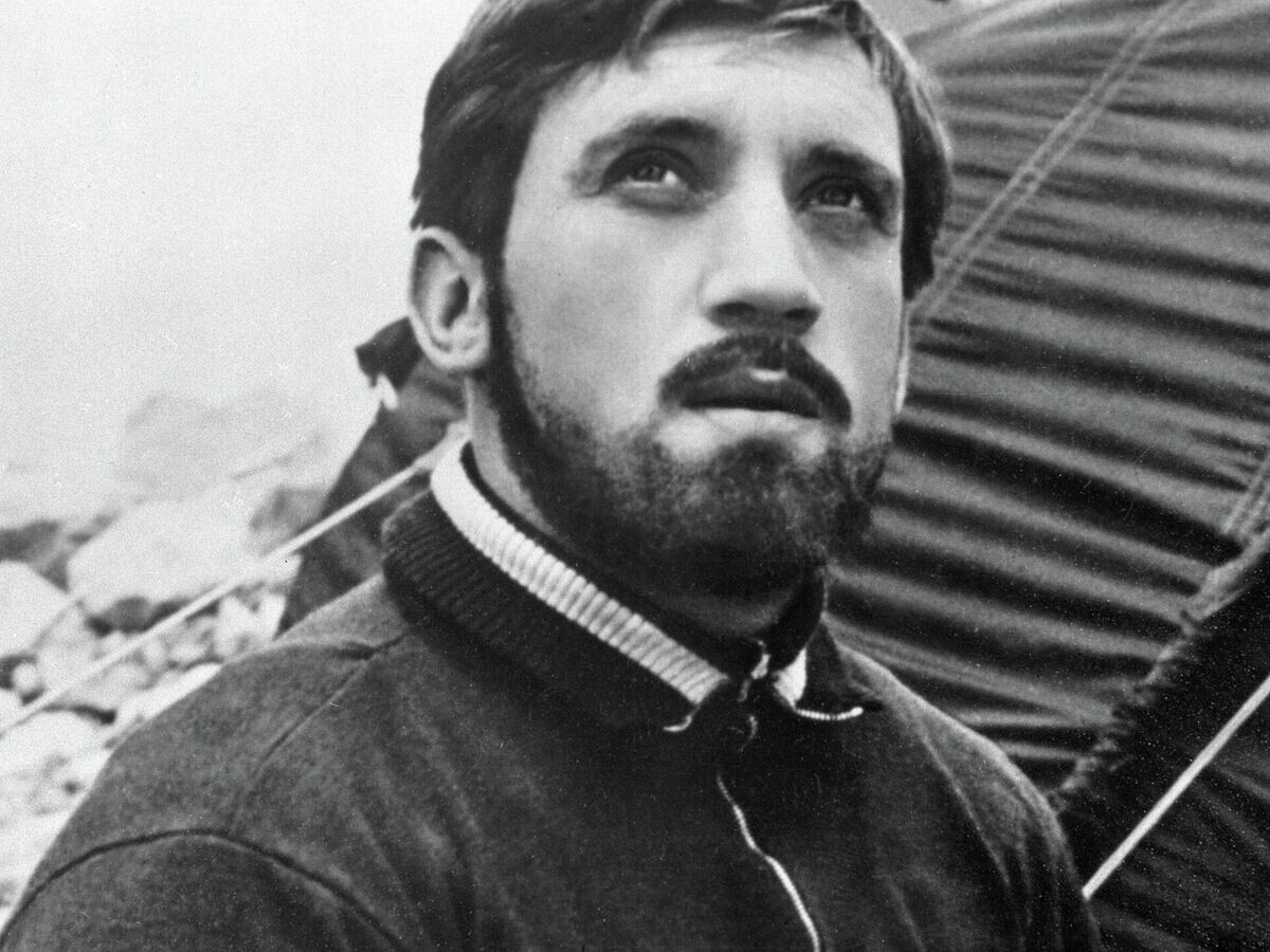    Владимир Высоцкий в роли радиста в фильме "Вертикаль" режиссера Станислава Говорухина | © РИА Новости