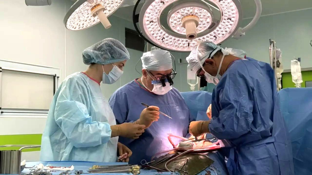    В Сургуте спасли 26-летнюю пациентку, у которой четверть сердца занимала опухоль