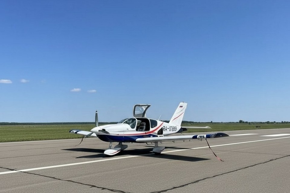    В Новосибирске за 18,6 млн рублей продают самолет Socata TB Tobago. Фото: нейросеть / Ангелина ВАЙГЕЛЬ