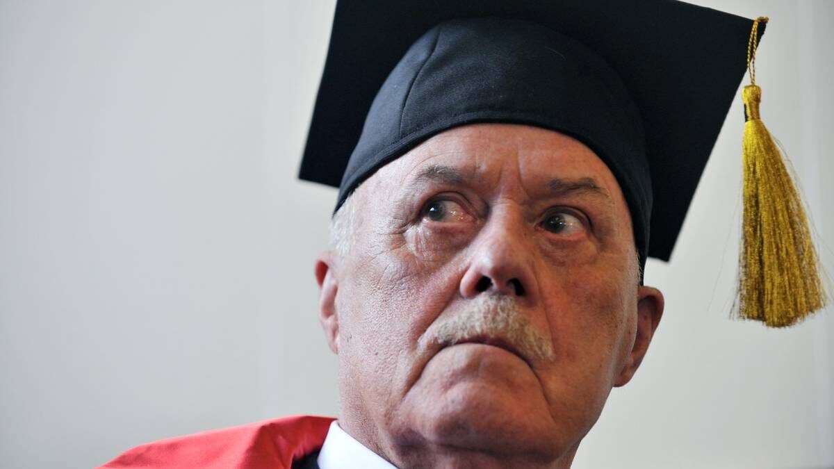    Станислав Говорухин на открытии своей выставки в Российской академии художеств / Фото: ТАСС