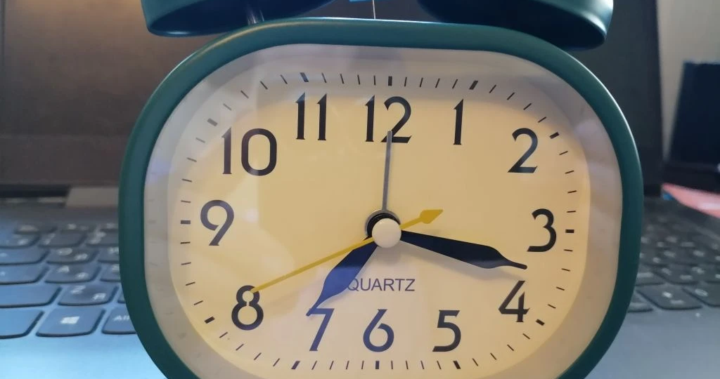 Купила металлический будильник за 7 рублей.