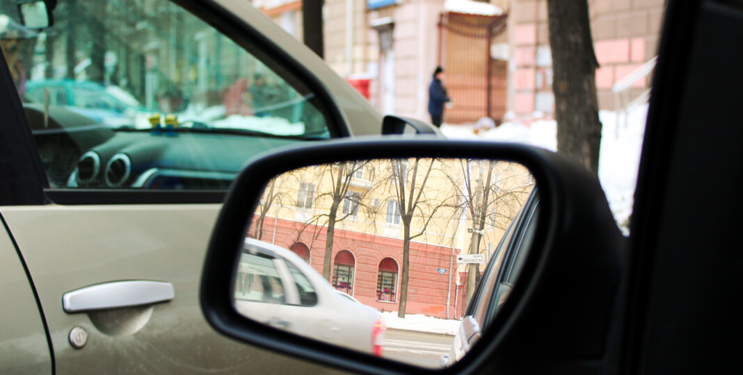 События недели, ч.2: старт продаж Toyota Land Cruiser FJ, первые проблемы Lada Iskra и как надо настраивать зеркала в авто