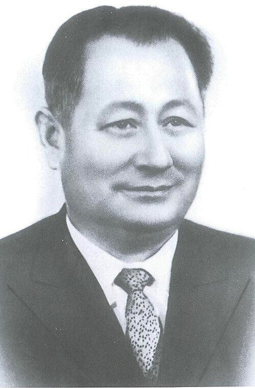   Убай Арифов, советский узбекский физик, академик АН Узбекской ССР, участник Великой Отечественной войны, президент Академии Наук Узбекской ССР.