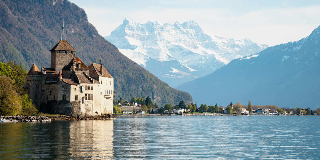 От Долины водопадов до места съёмок Джеймса Бонда: чем радует туристов живописная Швейцария?