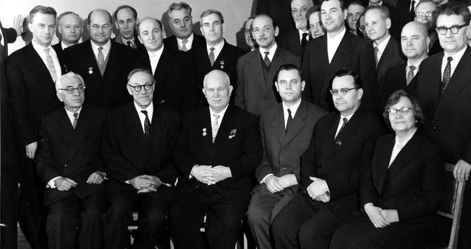 Справа от Хрущева Д. С. Полянский