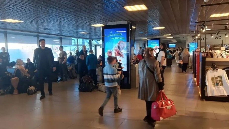    В Пулково за время ограничений полётов было отменено и задержано более 40 рейсов Автор фото: t.me/pulkovo_led