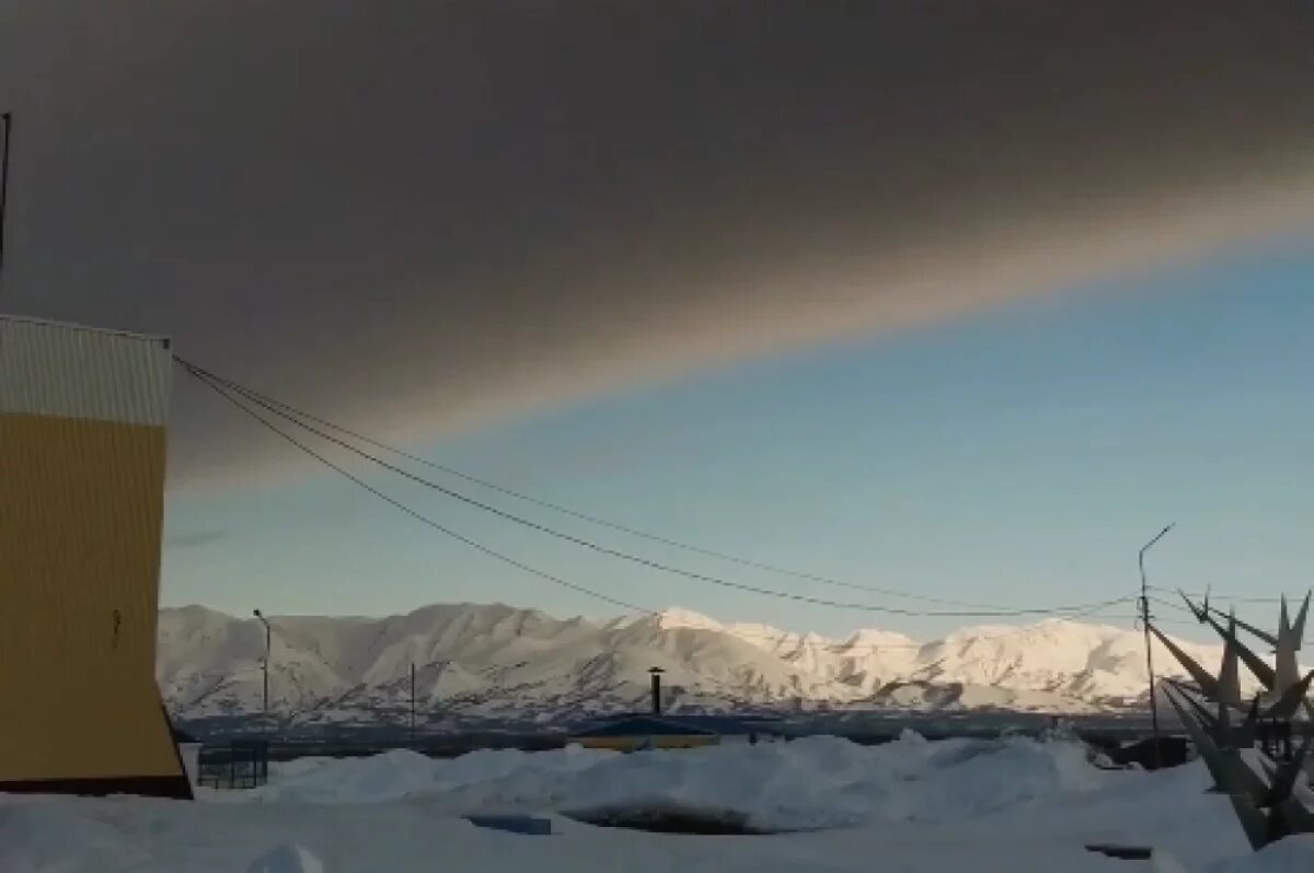    Страшное пепловое облако от вулкана Шивелуч на Камчатке попало на видео