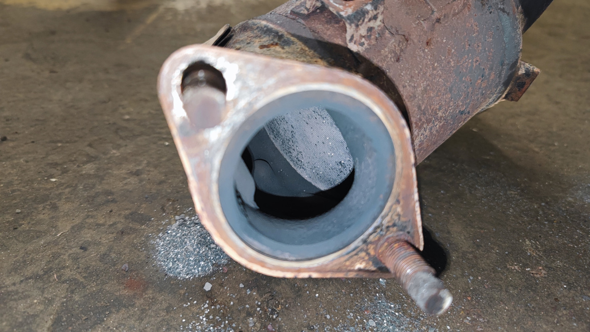 Hyundai Solaris 1.6 (Евро 2 + Увеличение мощности) или зачем нужно удалять катализатор на корейцах?