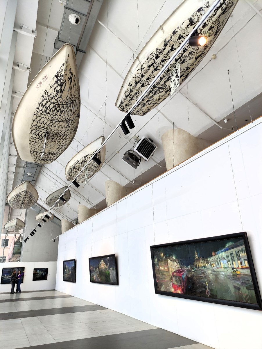 Панорамный зал выставочного центра. Фото автора статьи.