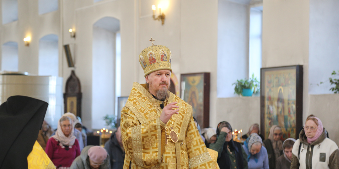 Божественная литургия Архиерейским чином в Неделю 5-ю Великого поста