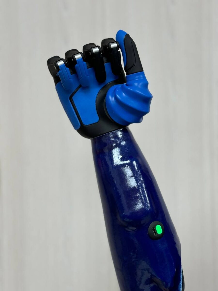 Протез предплечья с микропроцессорным управлением