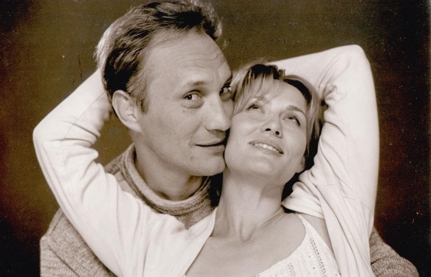 Неразлучны с юности: 9 актёров-однолюбов в российском кино, которые встретили своих главных женщин ещё в далёкой юности