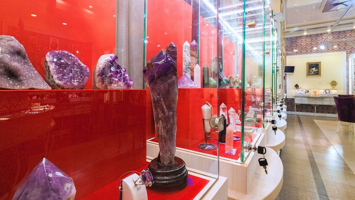 Арт-шоу «Тайны самоцветов: чудеса природы + искусство ювелира» (фото из интернета)