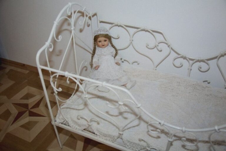    Иллюстрация к материалу: Родители меняют взгляды на жилье: что важно после рождения ребенка