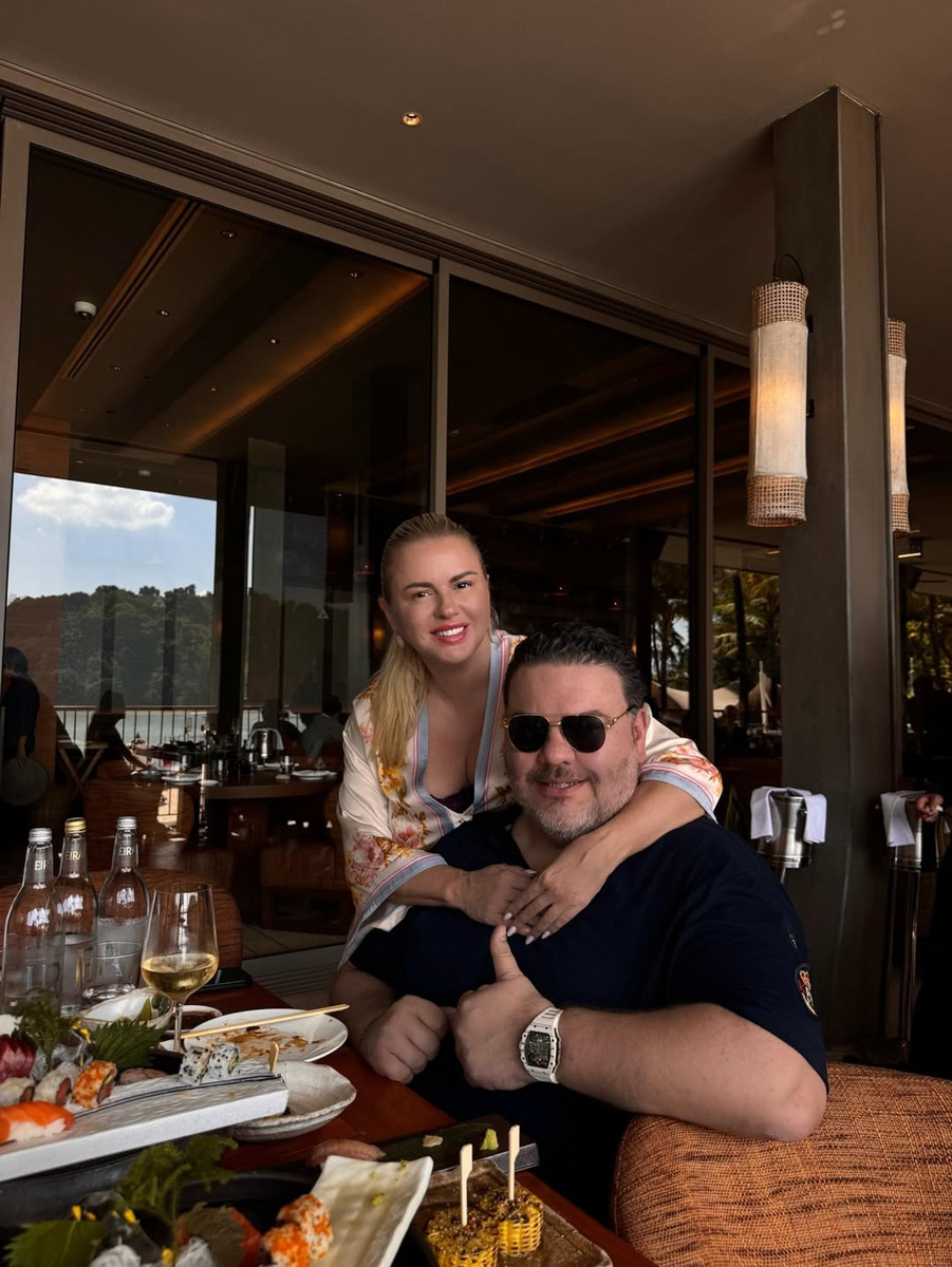    Анна Семенович и Денис Шреер. Фото: Инстаграм (запрещён в РФ) @ann_semenovich