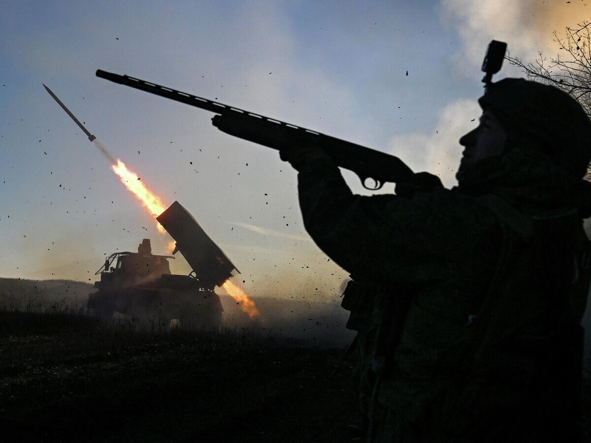    Боевая работа расчета РСЗО "Град" группировки войск "Центр" на Днепропетровском направлении СВО | © РИА Новости / Станислав Красильников