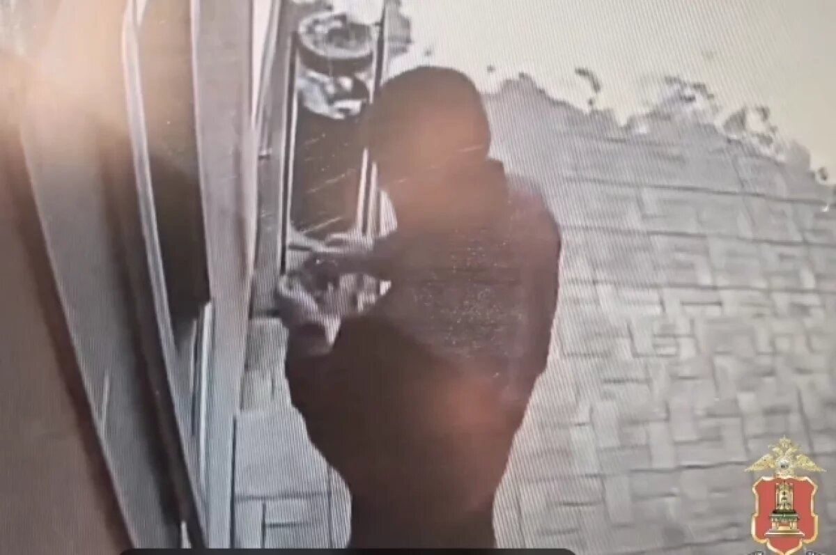    Житель Максатихи попал в полицию после встречи с «щедрым» бамнкоматом