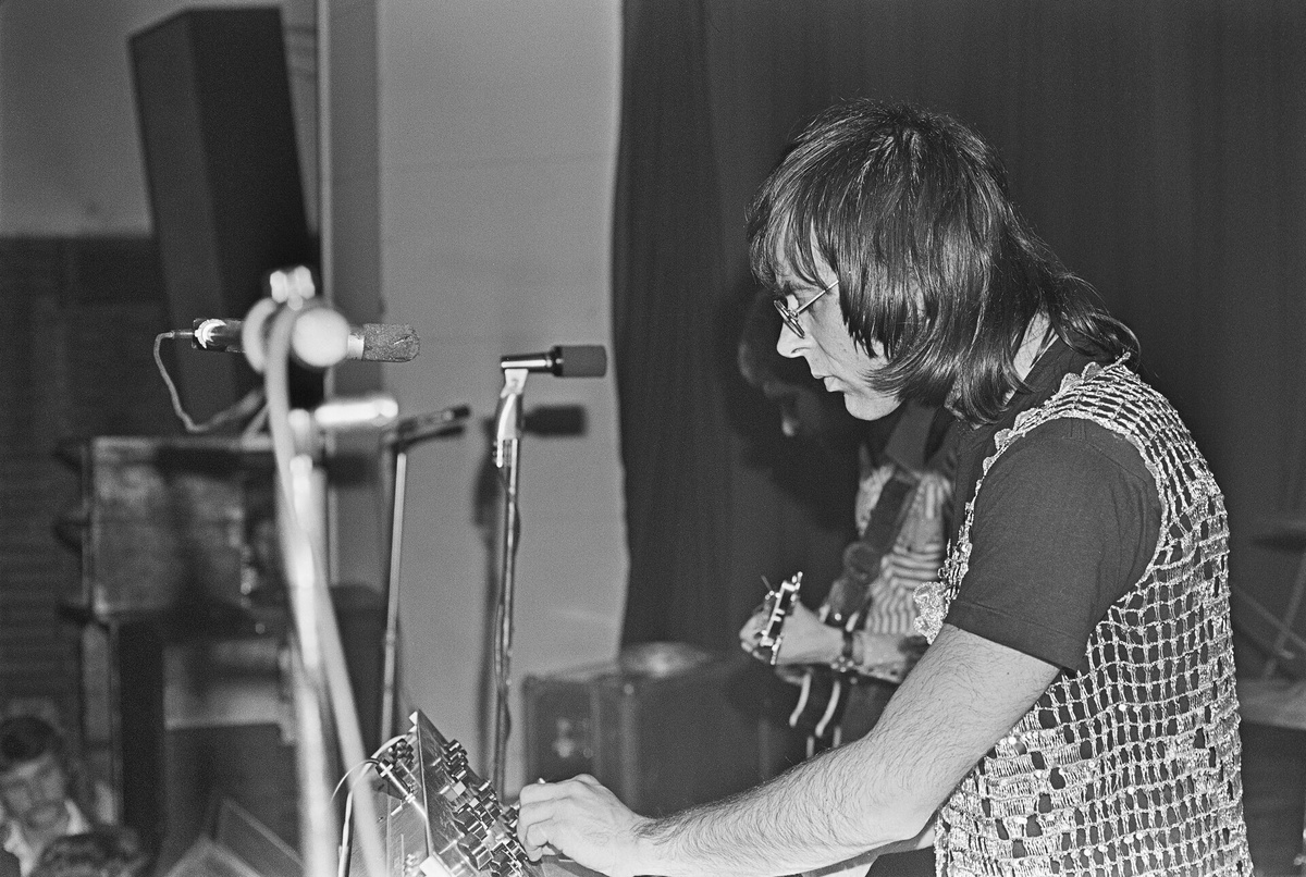 Фото: «Manfred Mann's Earth Band Tavastia klubilla 1973-10-10» (Манфред Манн) / Keijo Laajisto / Finnish Heritage Agency / Wikimedia Commons / CC BY 4.0