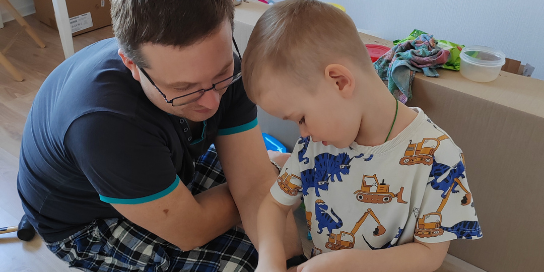 Новости от двойняшек: кухня, простуда и планы