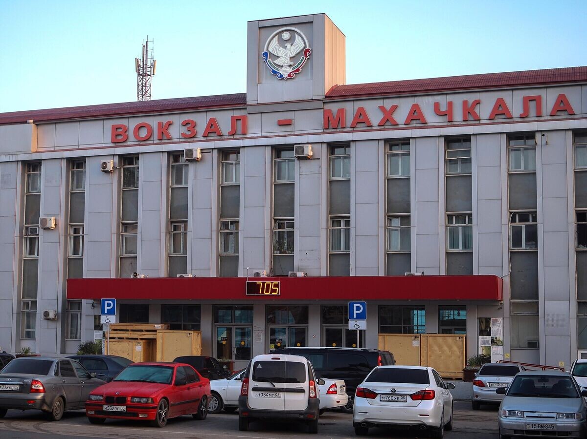    Здание железнодорожного вокзала в Махачкале© РИА Новости . Денис Абрамов