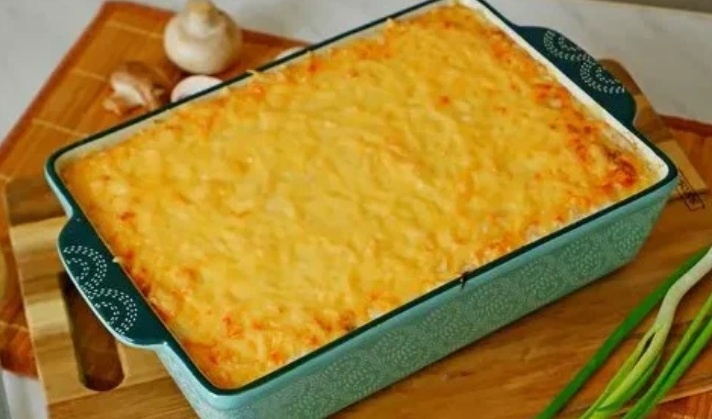 Жюльен из курицы с грибами в духовке с сыром.