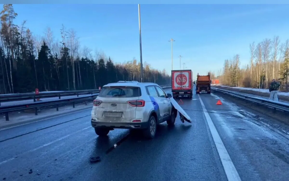   Фото: стоп-кадр видео от пресс-службы Госавтоинспекции по Петербургу и Ленобласти
