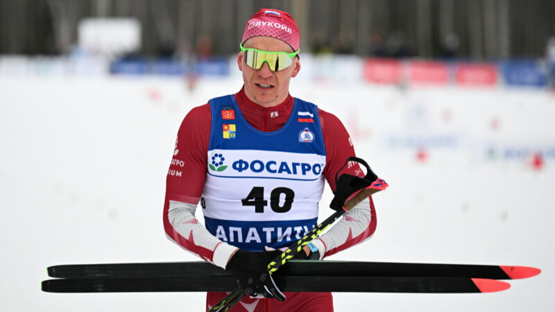 Большунов победил в гонке на 10 км в финале Кубка России, Коростелев стал вторым