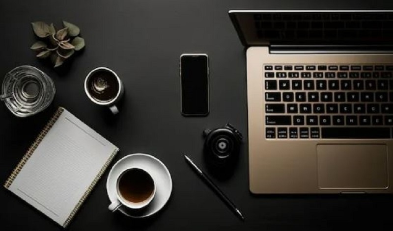 «Тест-драйв» для миллионера: как я влюбилась в клиента, который всё про меня знал