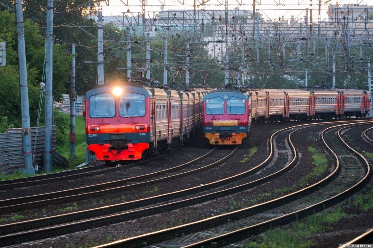     Электрички   
Антон Привальский © ИА Красная Весна