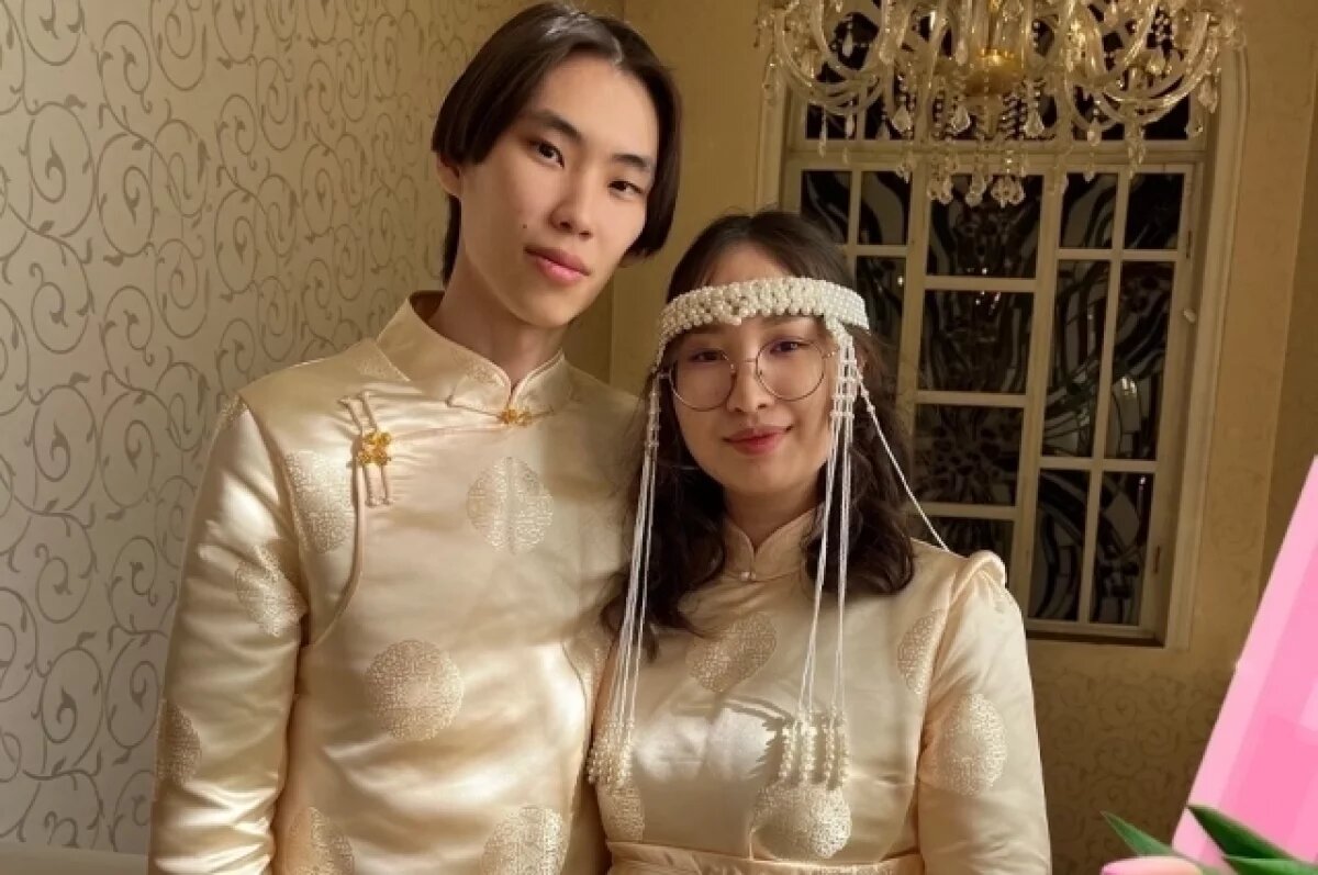    Свадьба в национальных костюмах прошла во Дворце бракосочетаний Томска