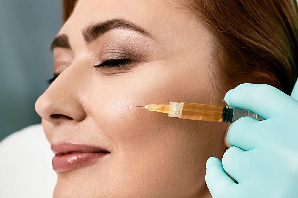 В первую неделю после плазмолифтинга важно не трогать лицо и соблюдать ограничения, чтобы не нарушить процессы восстановления и снизить риск осложнений.