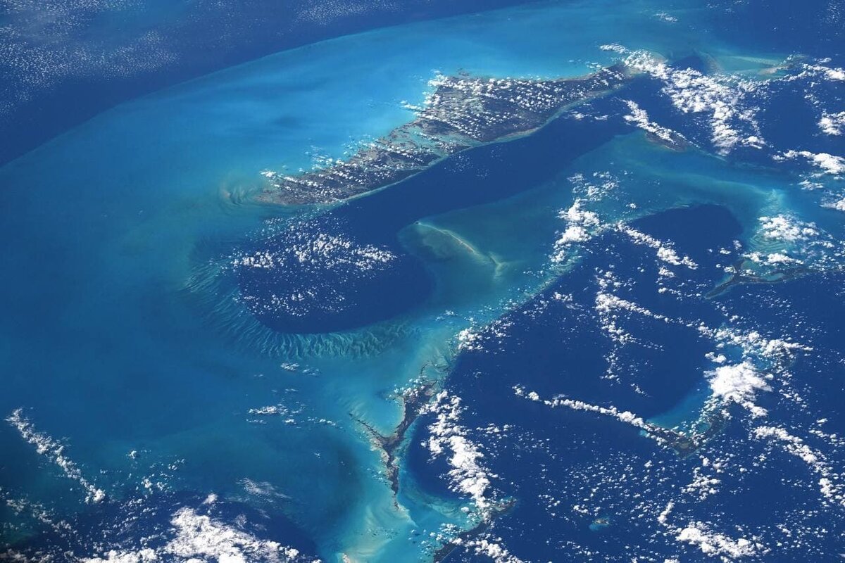      Багамские острова с борта МКС
