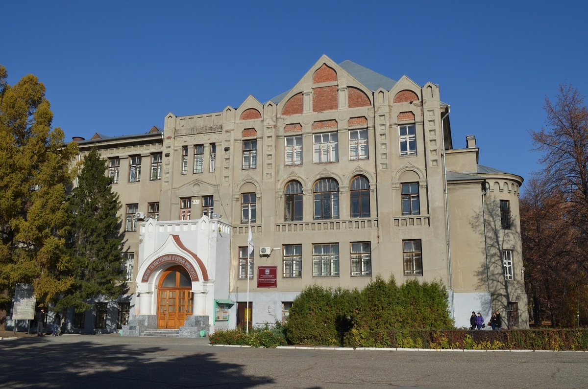 Старый корпус Омского государственного аграрного университета в наши дни.