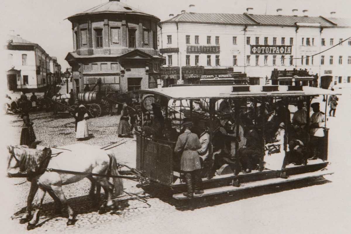 Конка у Серпуховских ворот. 1900