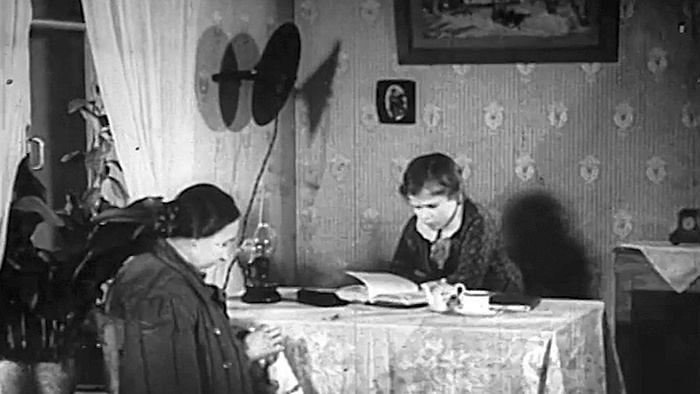 "Ты придёшь завтра?" Кусок сахара, который нельзя было съесть. Блокадное детство Нинель Нестеровой
