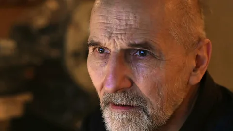 А был такой один случай, когда иду, денег нету, а подать надо. Петр Мамонов