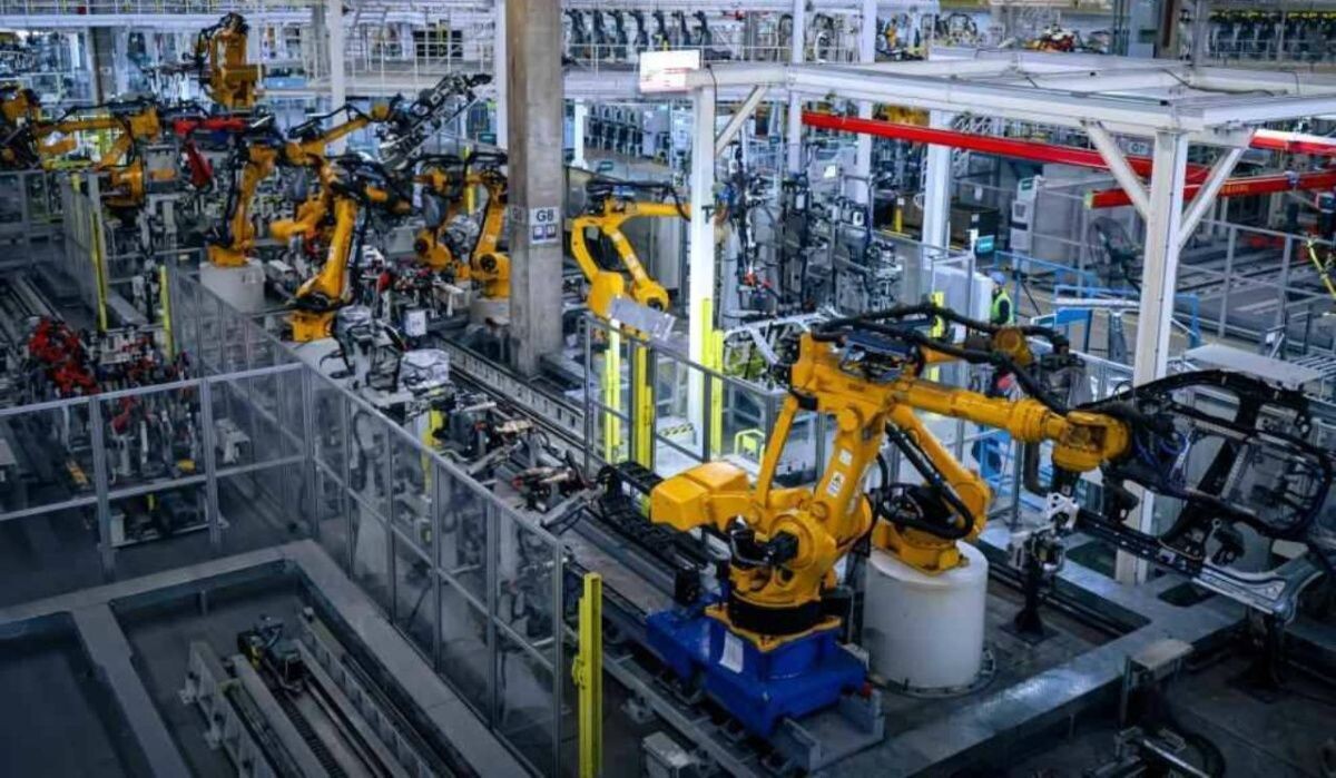     Завод в Шушарах. Источник: 78.ru Автор фото: Пресс-служба Смольного