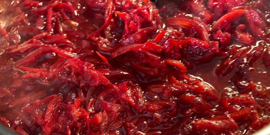 Ошибку совершали годами. Почему нельзя добавлять уксус в борщ