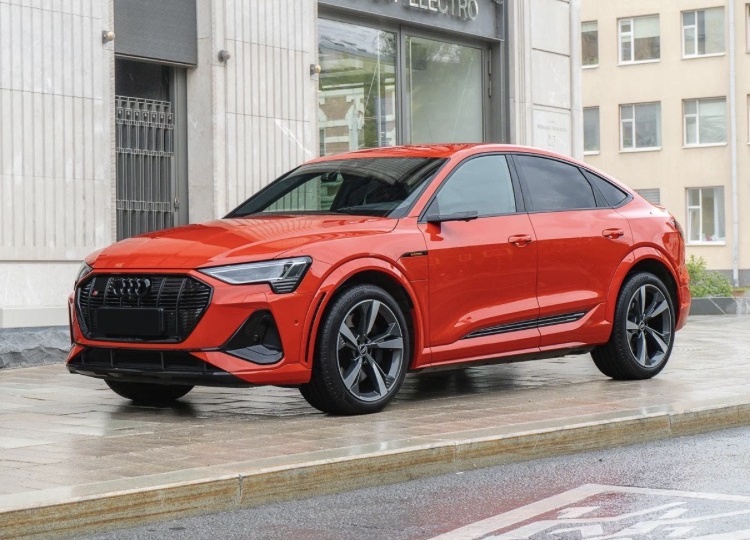 Audi выдал «секретный» электрокар с 3 моторами. В Россию его привозят подпольно, и вот сколько он стоит