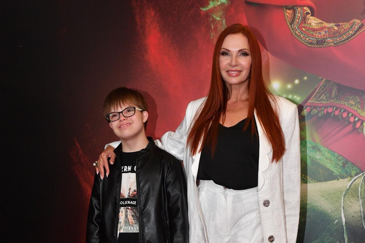    Эвелина Блёданс с сыном Семеном. © Komsomolskaya Pravda/globallookpress.com