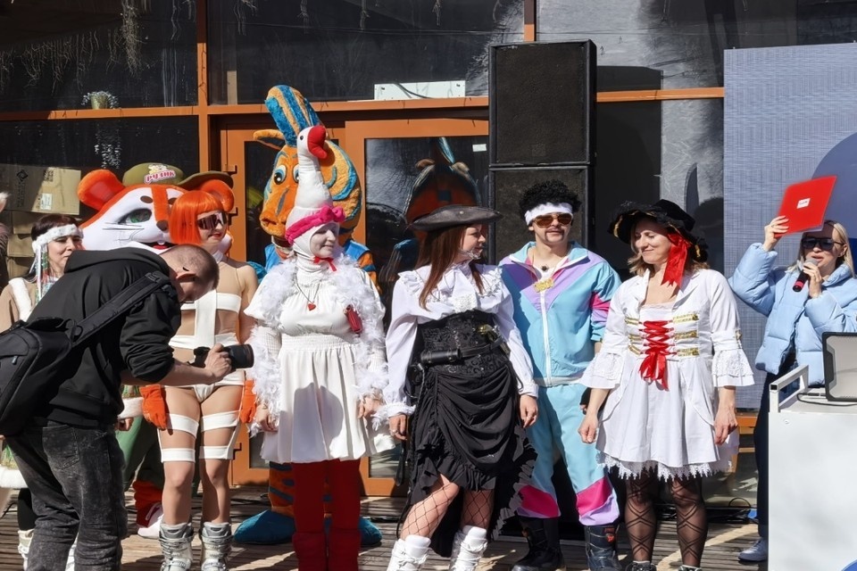    Финалистов наградили подарками. Ольга АФАНАСЬЕВА