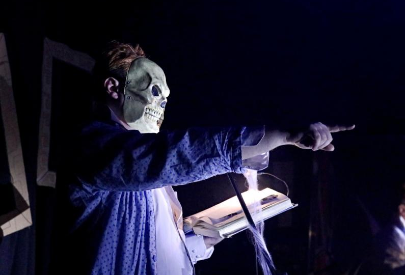 Станиславский, Богомолов и потерянный номерок за сценой Булгаковского дома